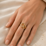 Lumiere Pavé Ring worn detail