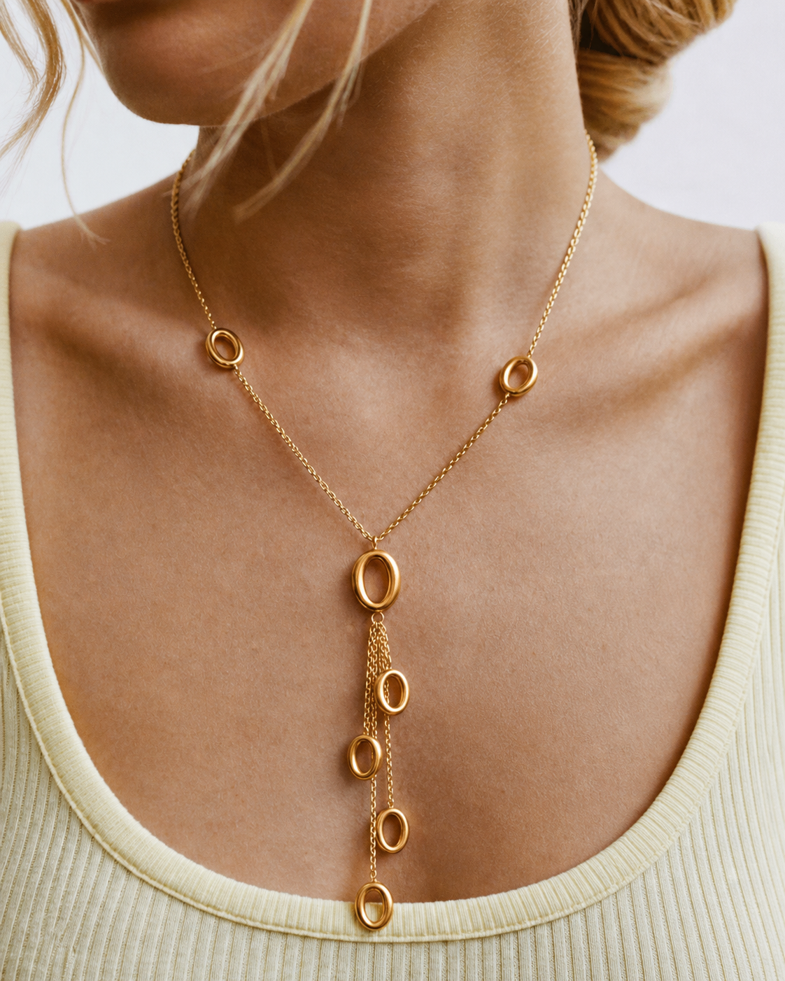 Ardea Geometric Necklace detail view