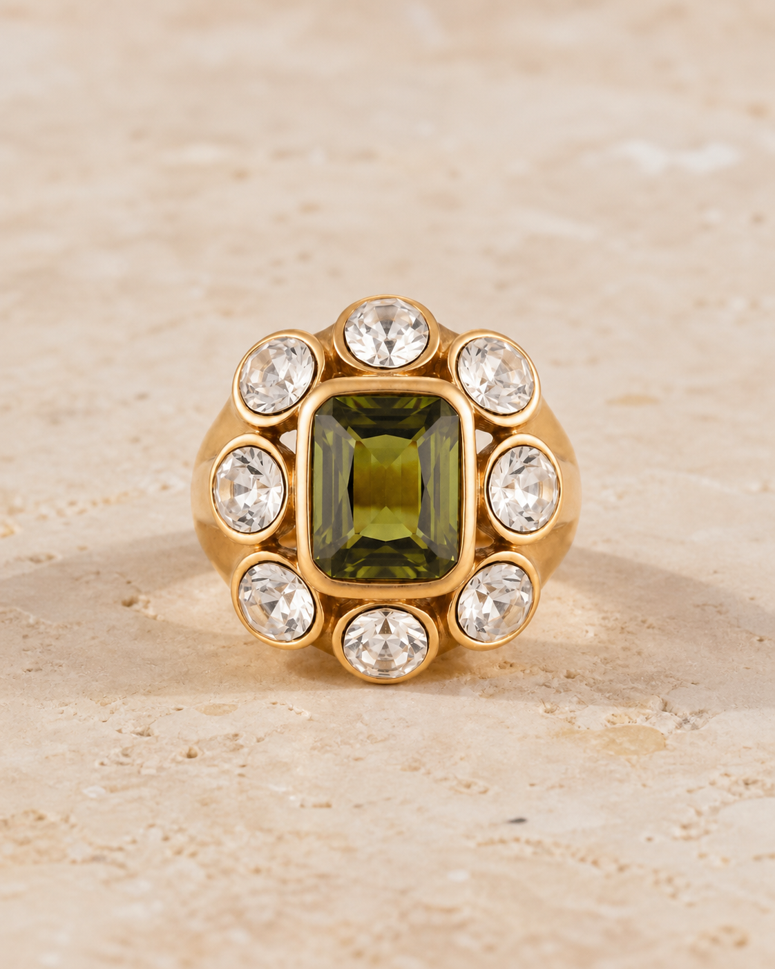 Miro Geometric Ring detail view