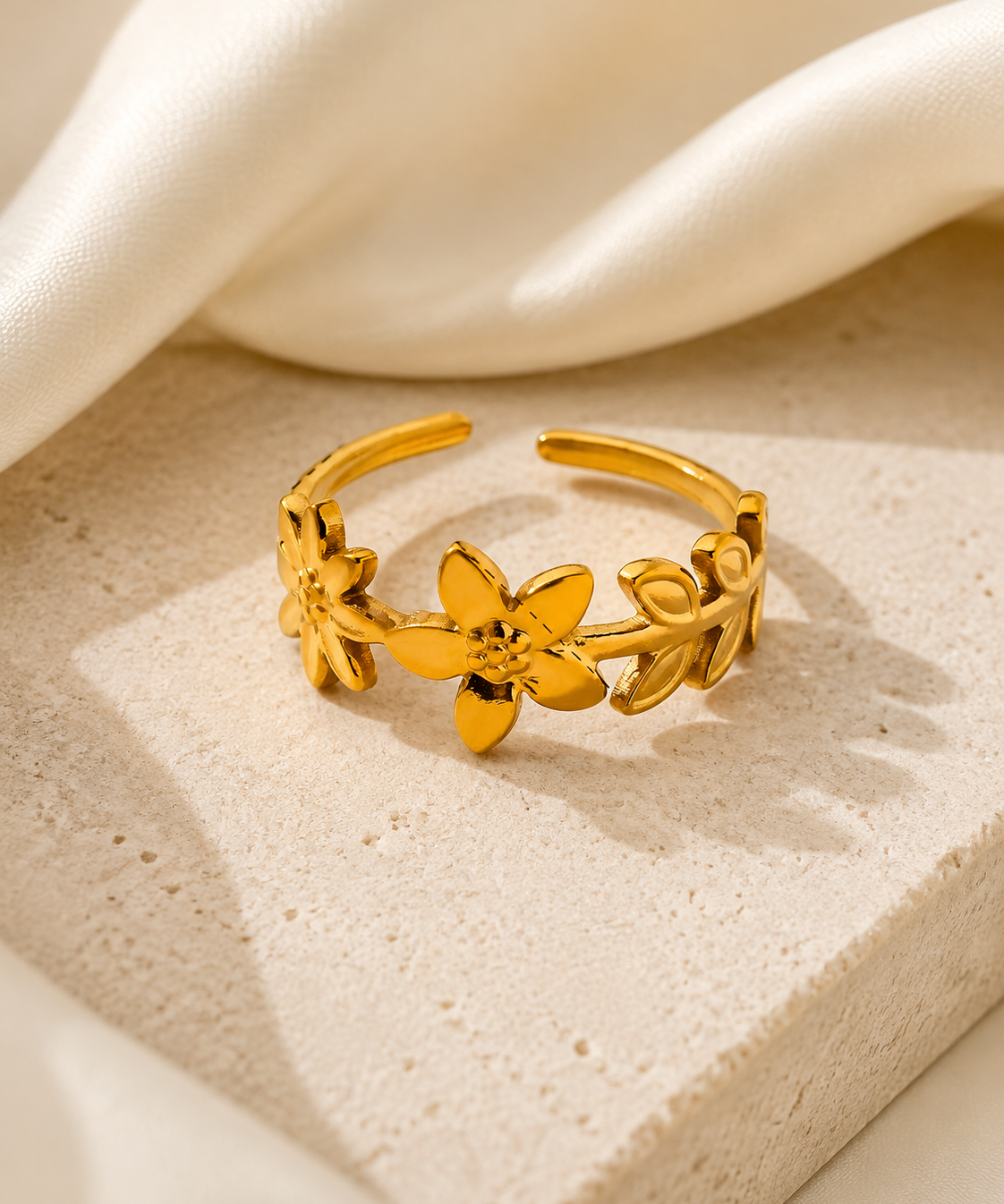 Elowen Gold-Plated Steel Ring close detail