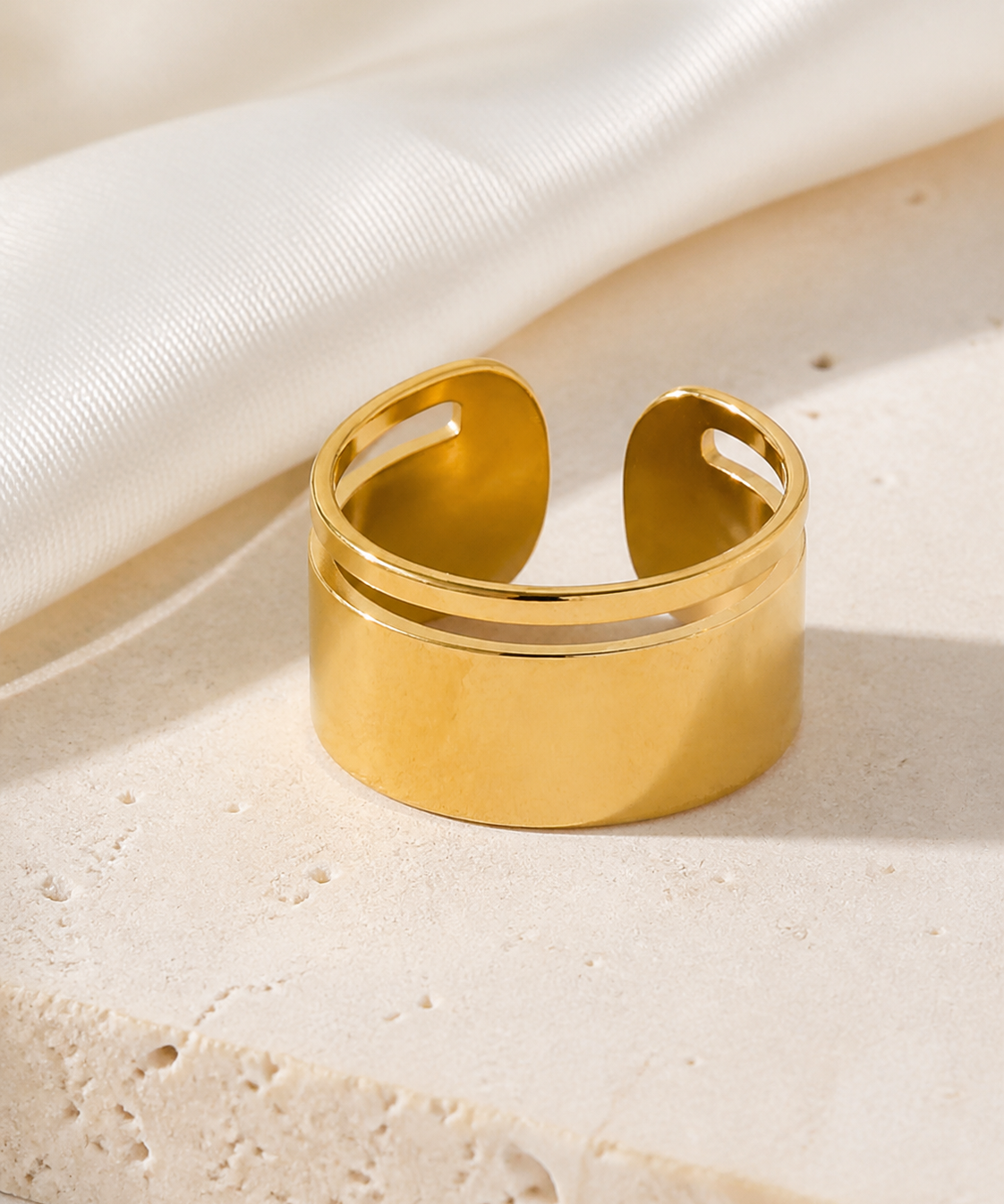 Giselle Gold-Plated Steel Ring close detail