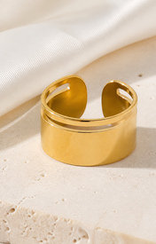 Giselle Gold-Plated Steel Ring close detail