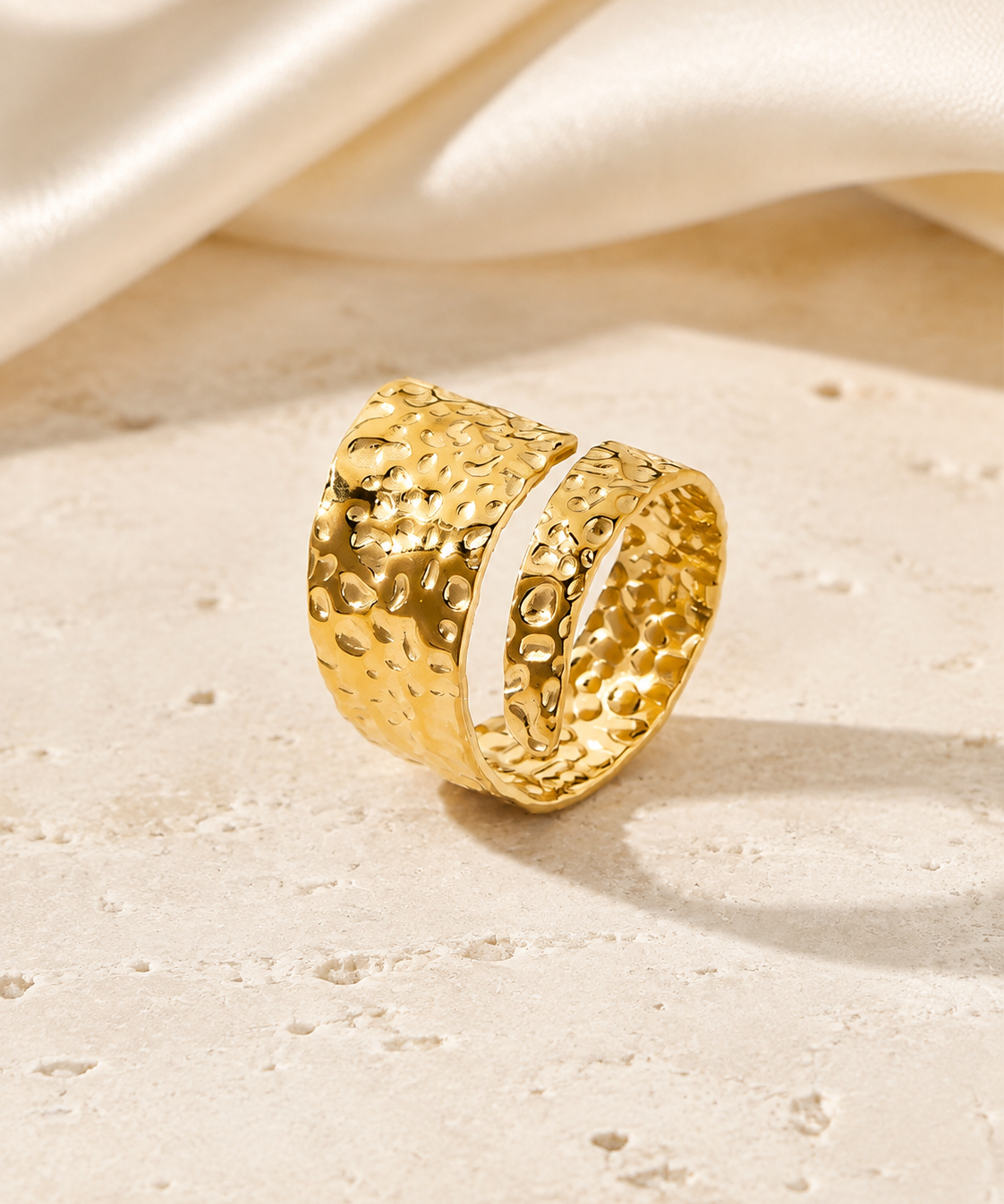 Hazel Gold-Plated Steel Ring close detail