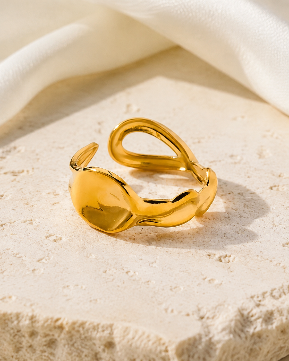 Ianthe Gold-Plated Steel Ring close detail