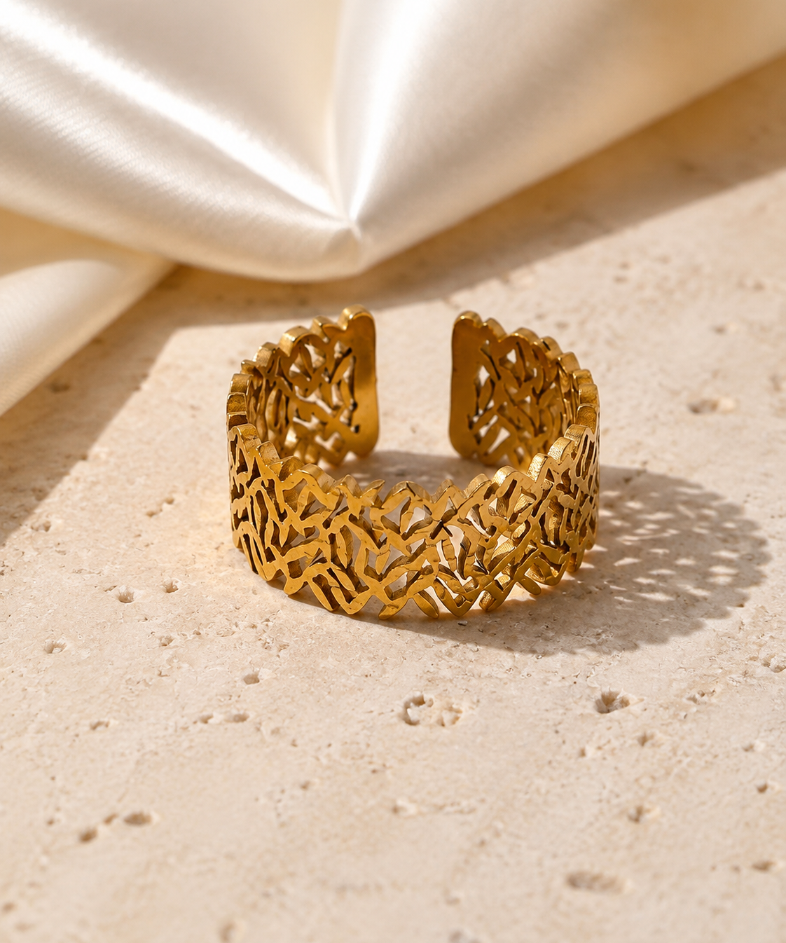 Undine Gold-Plated Steel Ring close detail