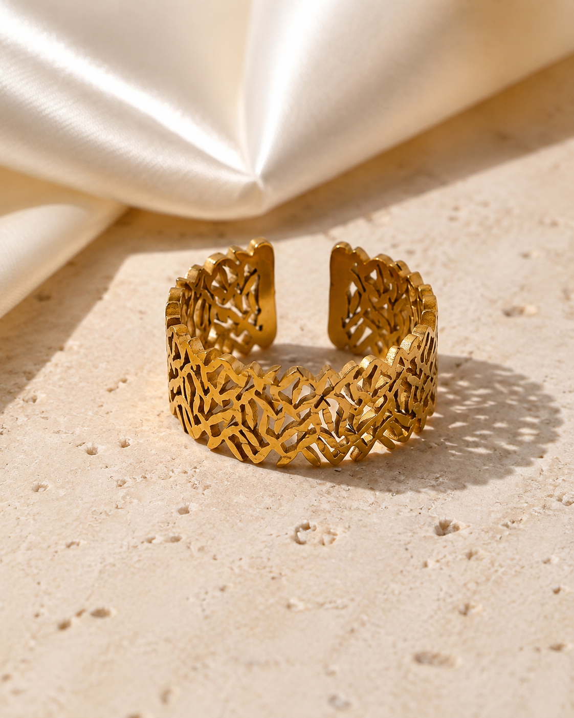 Undine Gold-Plated Steel Ring close detail