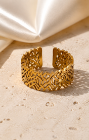 Undine Gold-Plated Steel Ring close detail