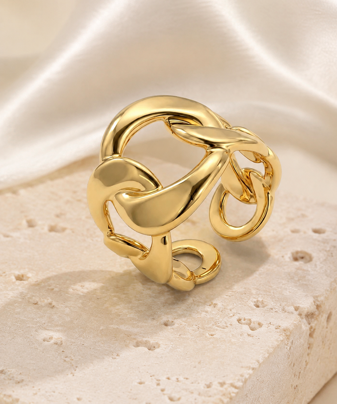 Zinnia Gold-Plated Steel Ring close detail