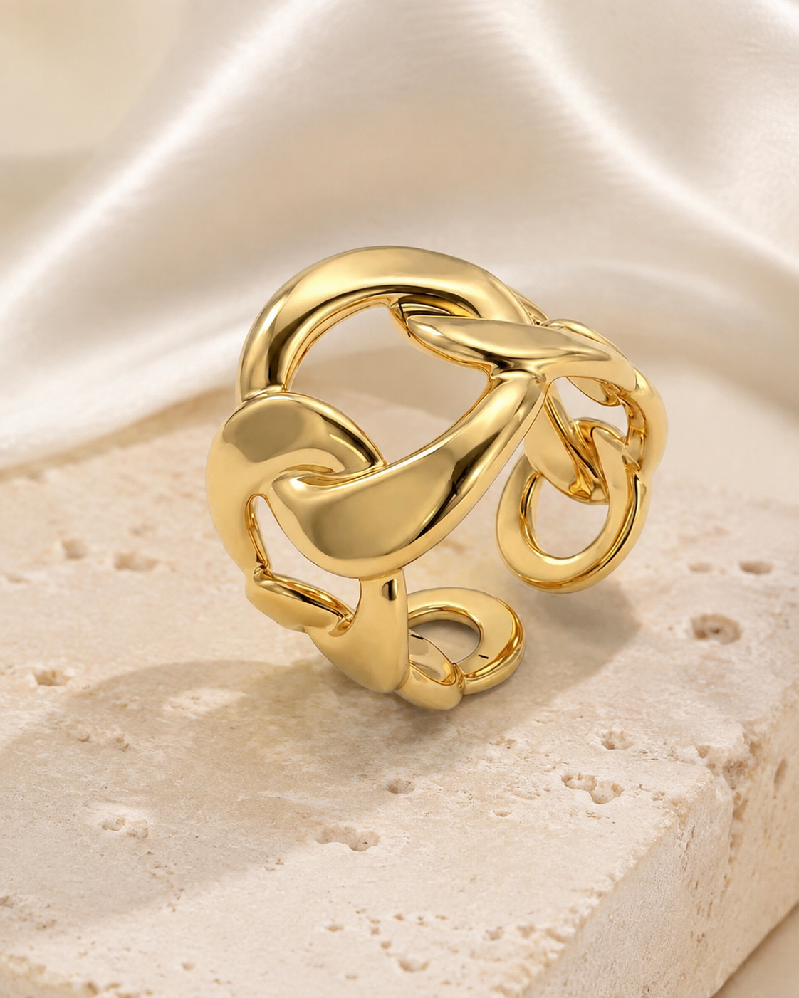 Zinnia Gold-Plated Steel Ring close detail