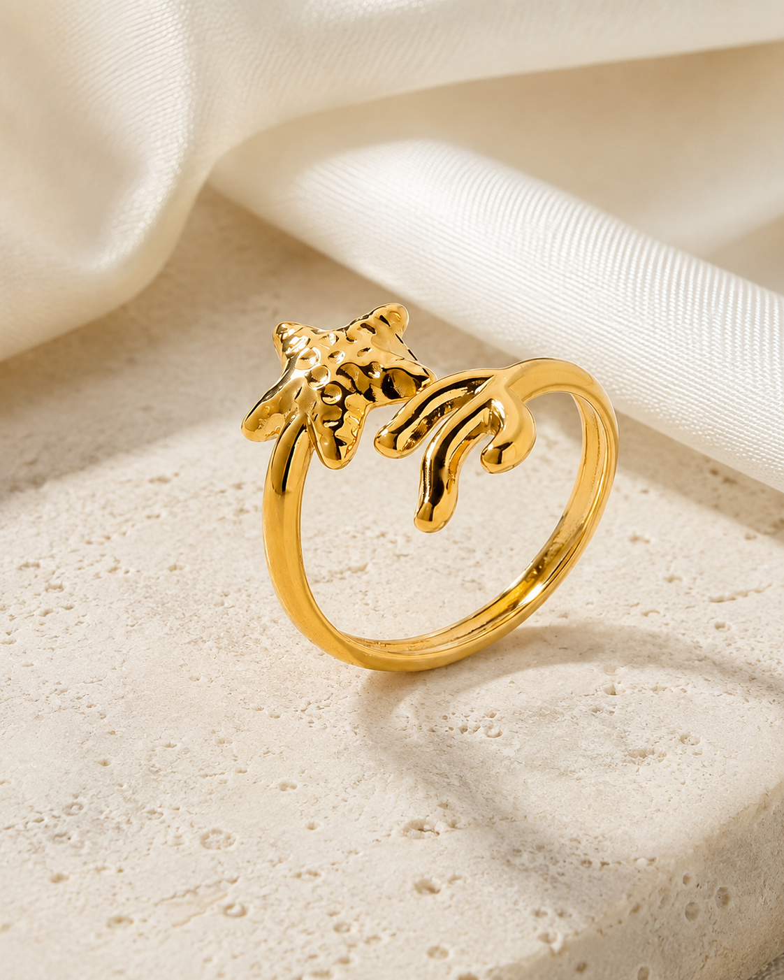Aveline Gold-Plated Steel Ring close detail