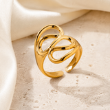 Vela Adjustable Gold Ring close detail