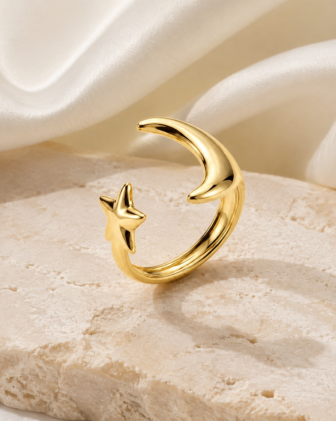 Sable Adjustable Gold Ring close detail