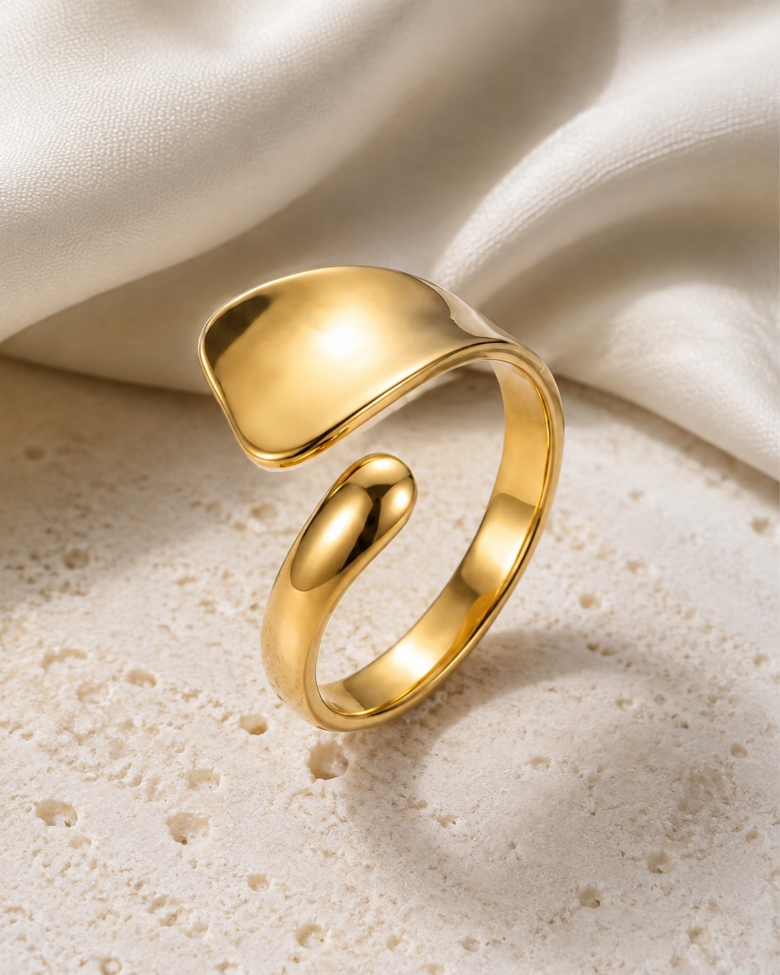 Talia Adjustable Gold Ring close detail