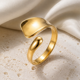 Talia Adjustable Gold Ring close detail