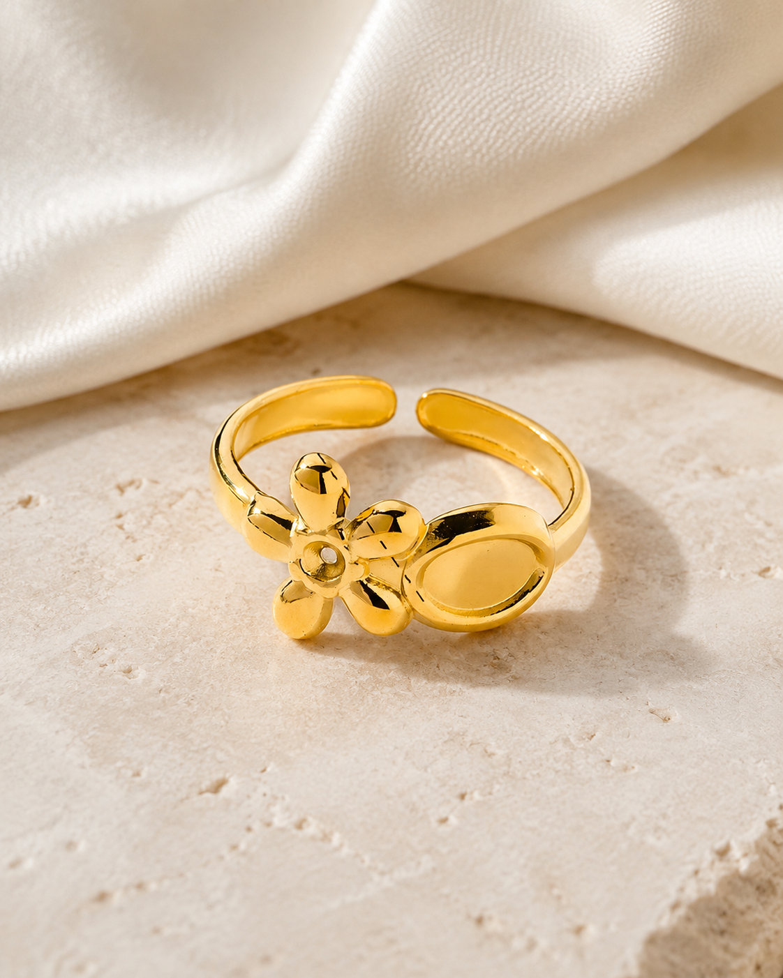 Liora Adjustable Gold Ring close detail