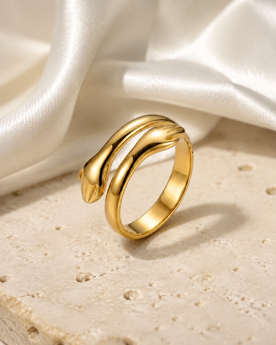 Ilona Adjustable Gold Ring close detail