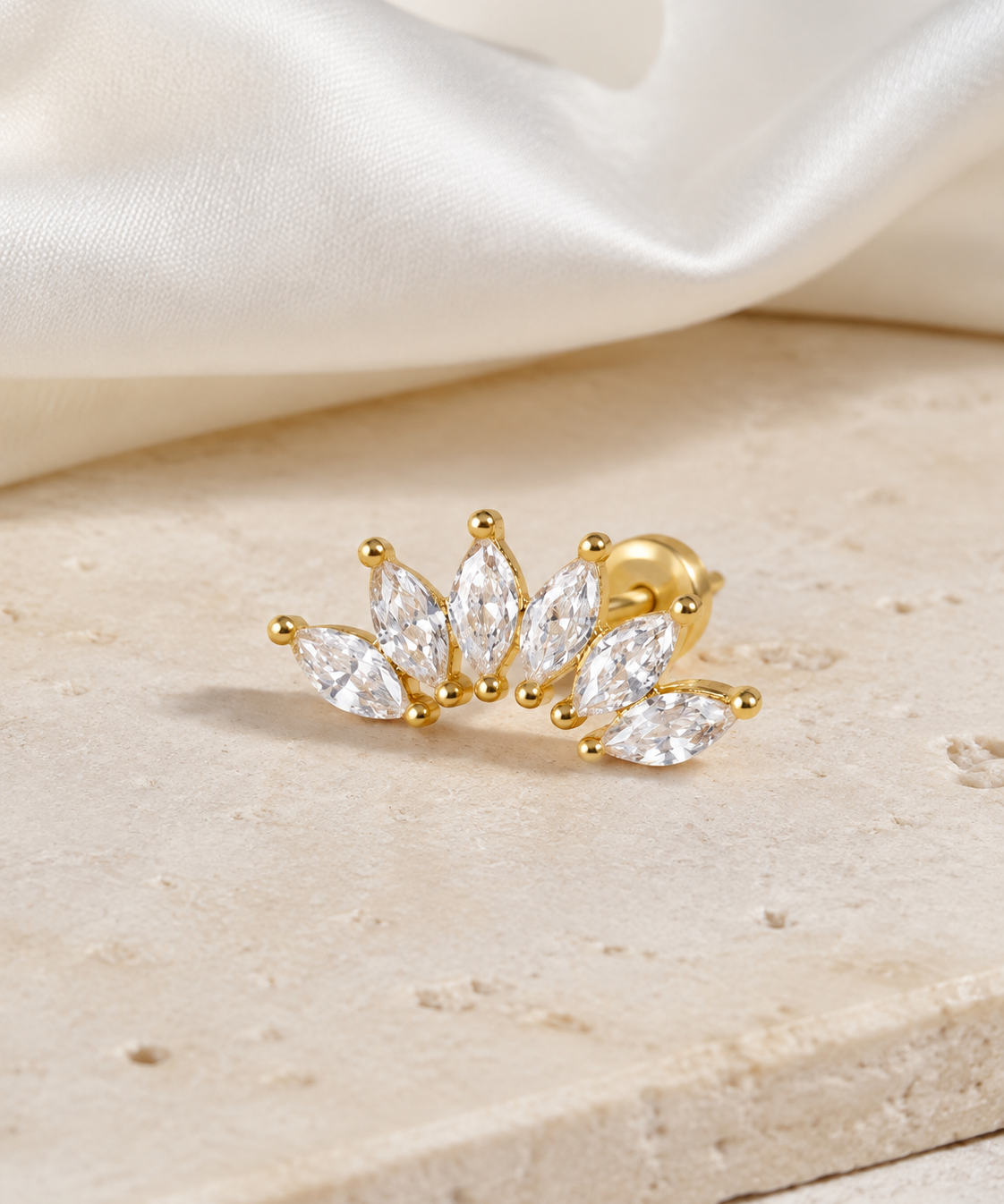 Heart & Crown Zircon Stud Earrings II close detail