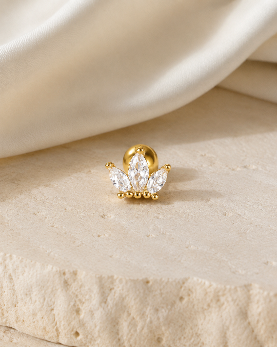 Heart & Crown Zircon Stud Earrings IV jewelry product view