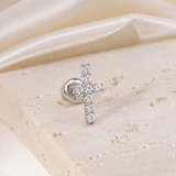 Heart & Crown Zircon Stud Earrings V close detail