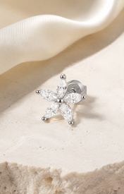 Heart & Crown Zircon Stud Earrings VII close detail