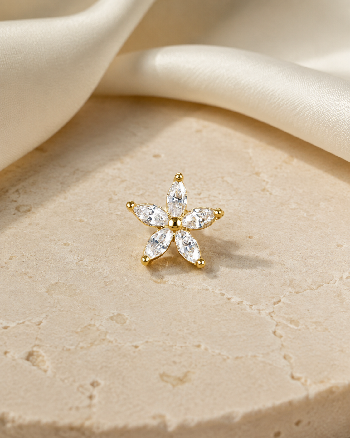 Heart & Crown Zircon Stud Earrings VII jewelry product view