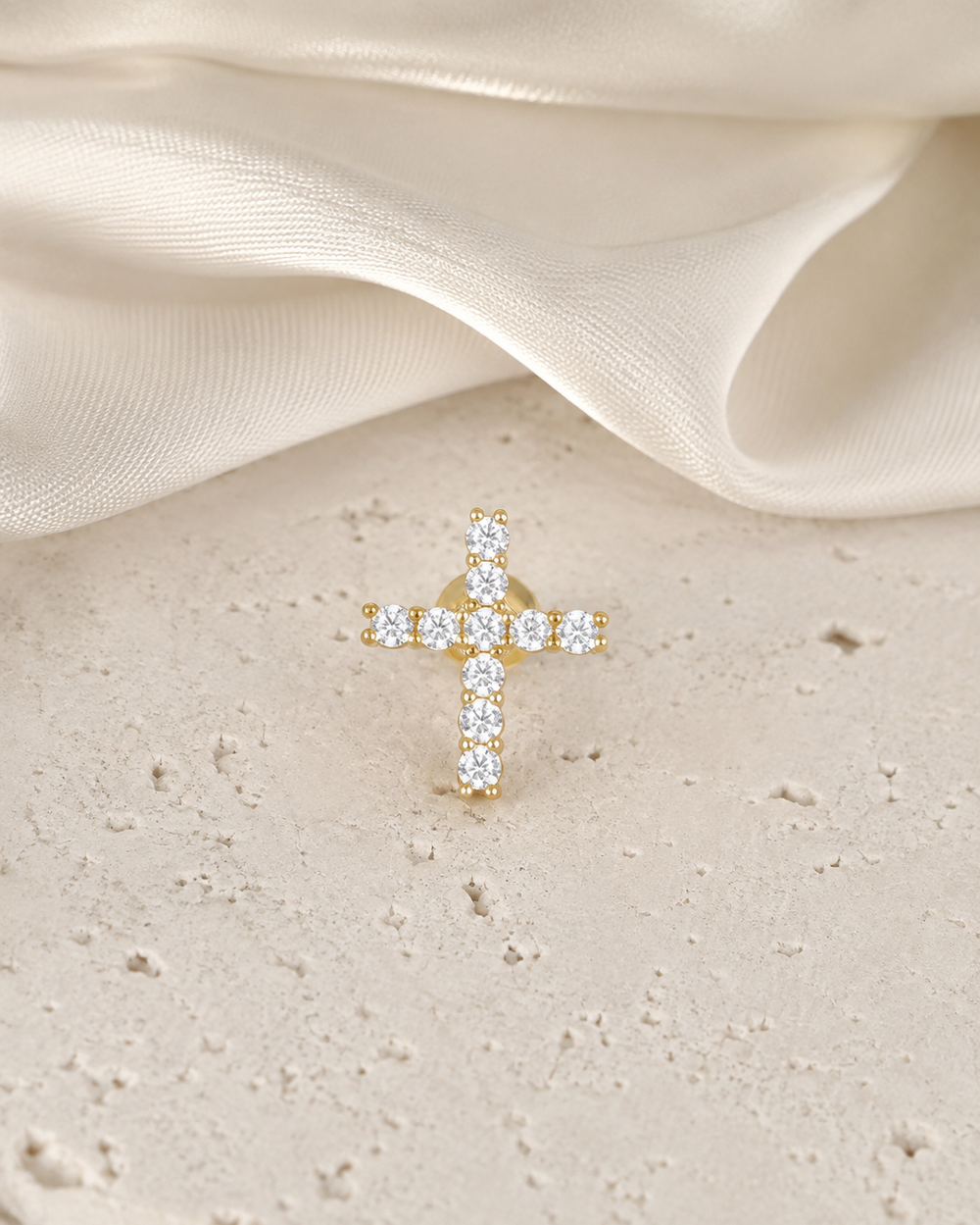 Heart & Crown Zircon Stud Earrings XII jewelry product view