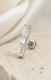 Heart & Crown Zircon Stud Earrings XIII close detail