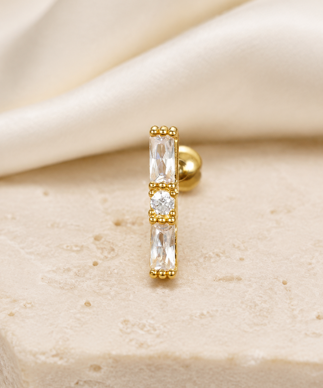 Heart & Crown Zircon Stud Earrings XIII jewelry product view