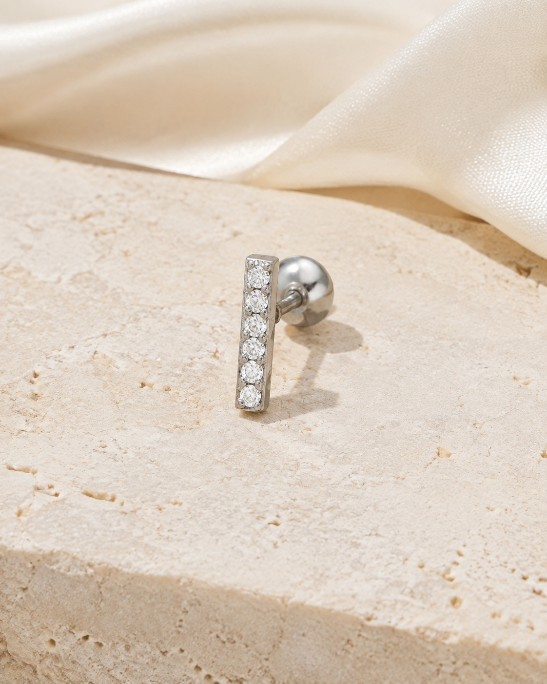 Heart & Crown Zircon Stud Earrings XIV close detail