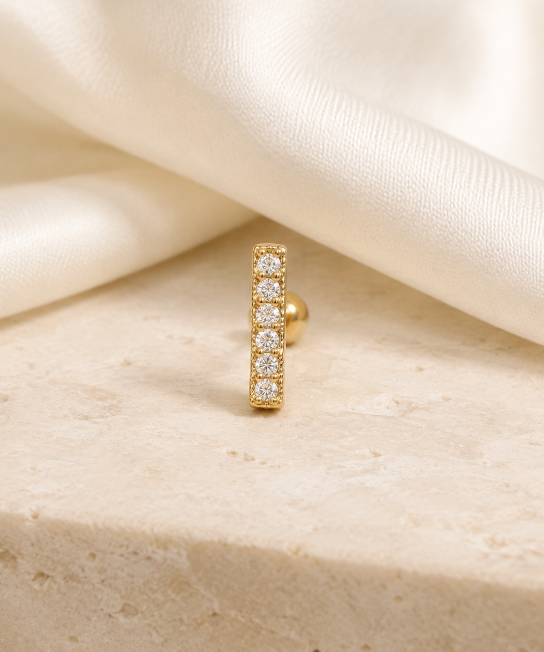 Heart & Crown Zircon Stud Earrings XIV jewelry product view