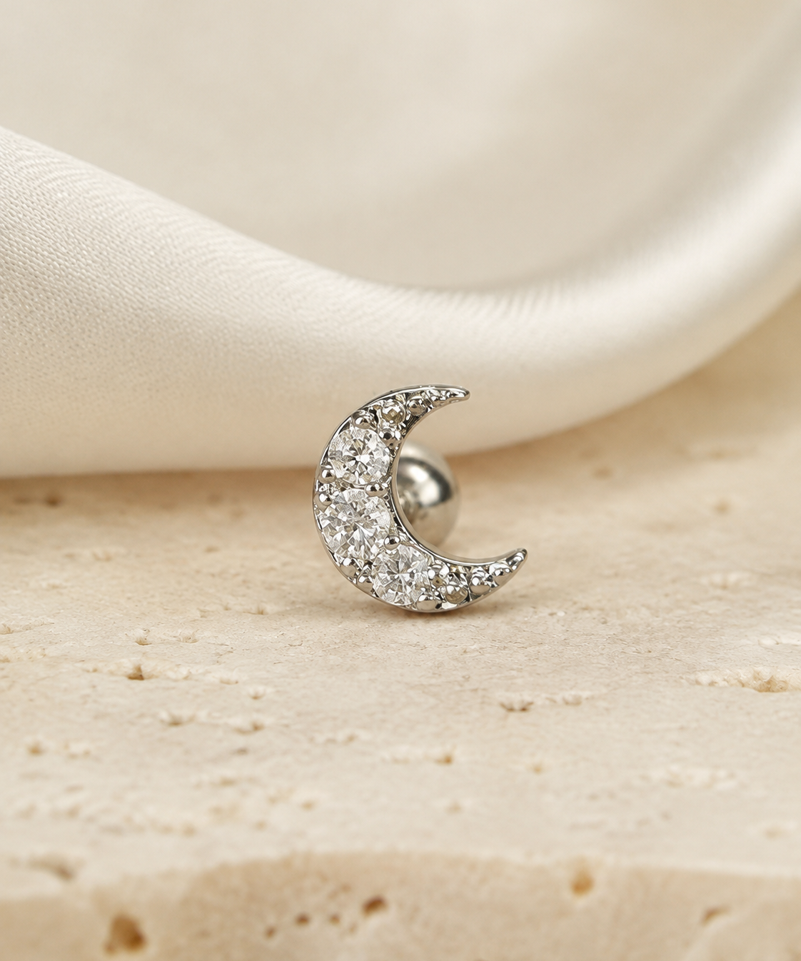 Heart & Crown Zircon Stud Earrings XVII jewelry product view