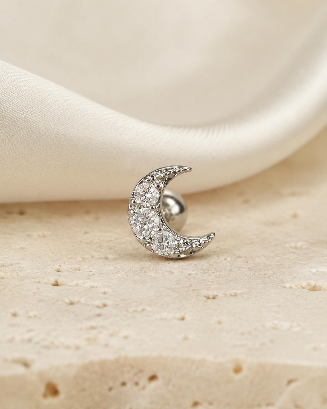 Heart & Crown Zircon Stud Earrings XVII jewelry product view