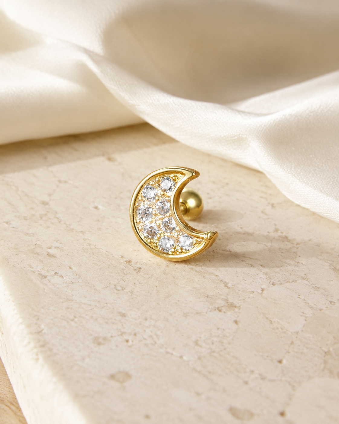 Heart & Crown Zircon Stud Earrings XVIII jewelry product view