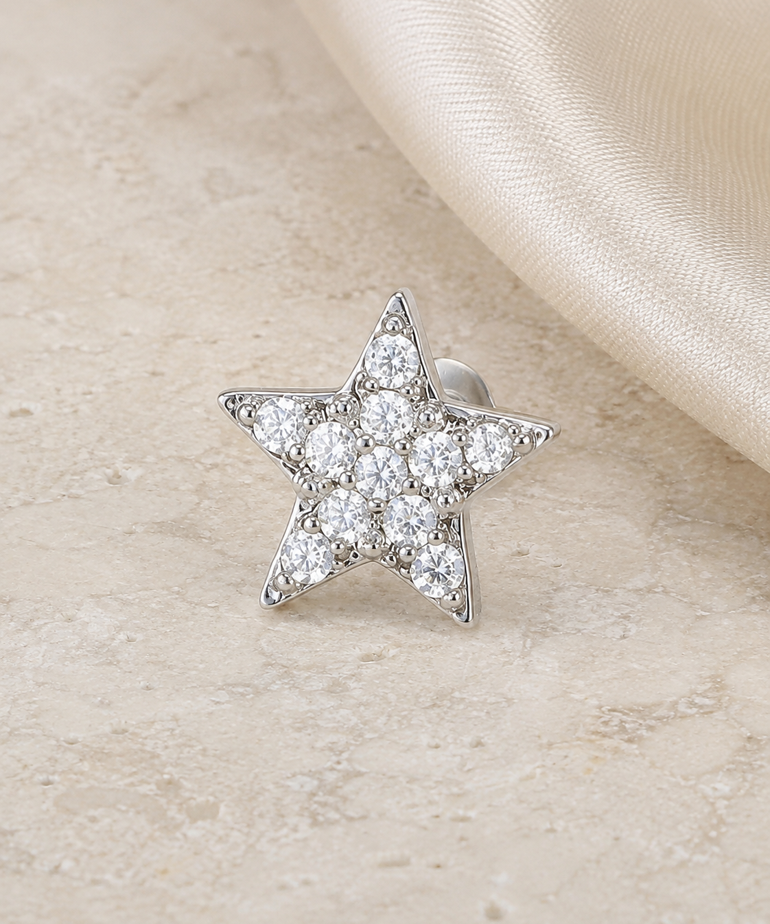 Heart & Crown Zircon Stud Earrings XIX close detail