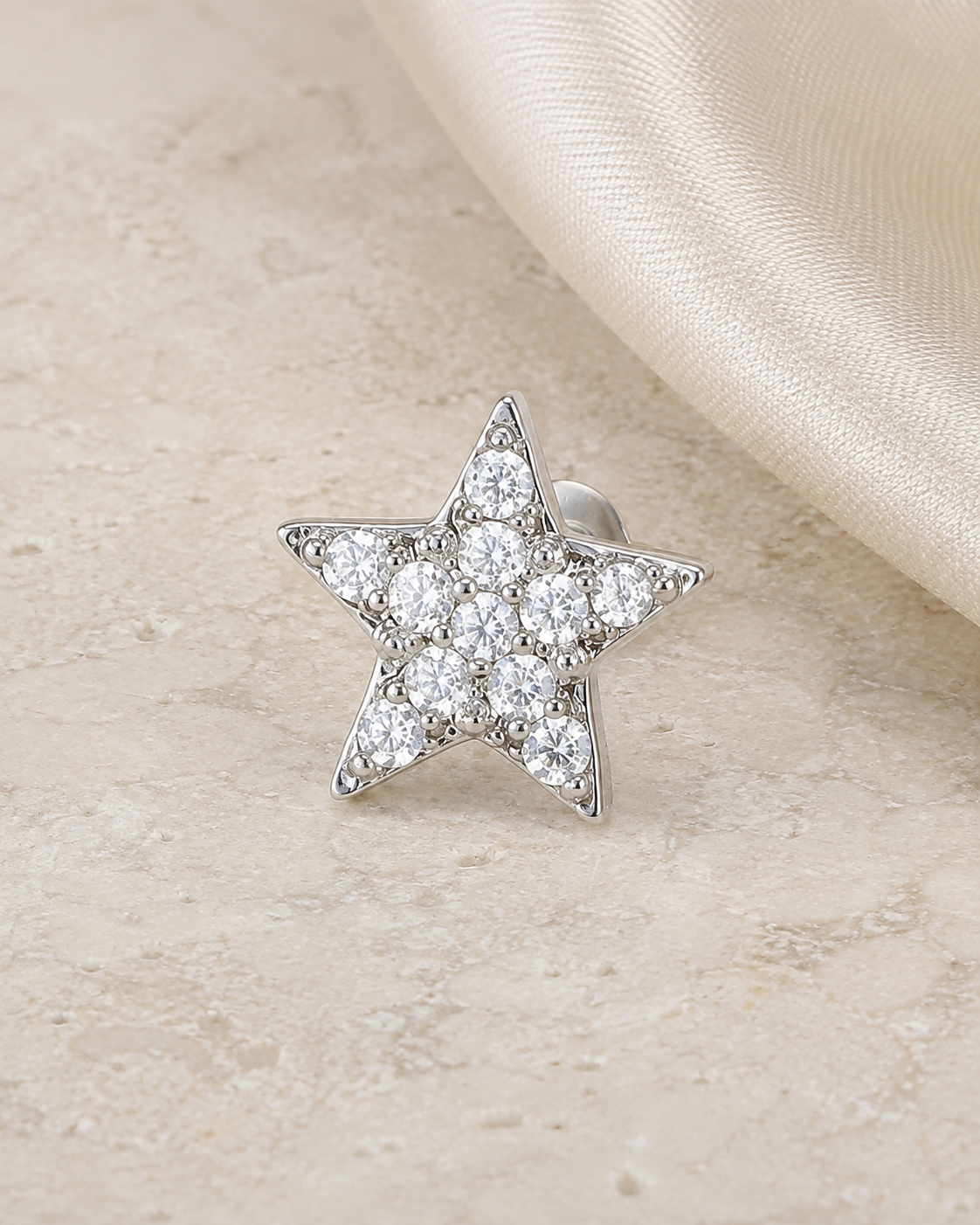 Heart & Crown Zircon Stud Earrings XIX close detail